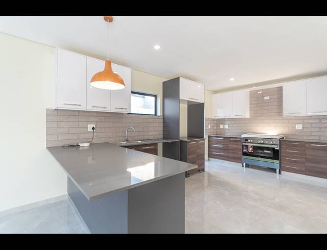 4 BEDROOM FREEHOLD FOR SALE IN PARKLANDS NORTH